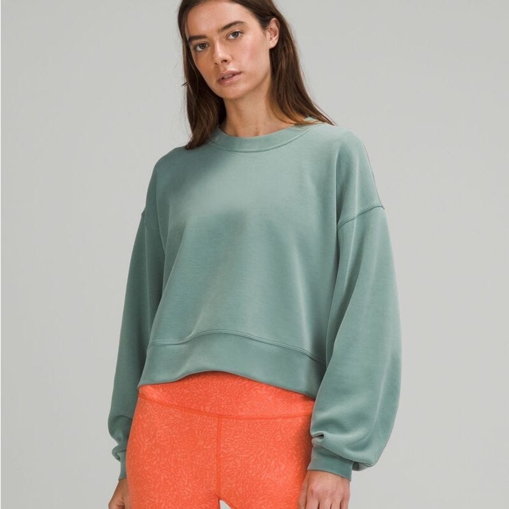 Lululemon Softstreme cropped crew
